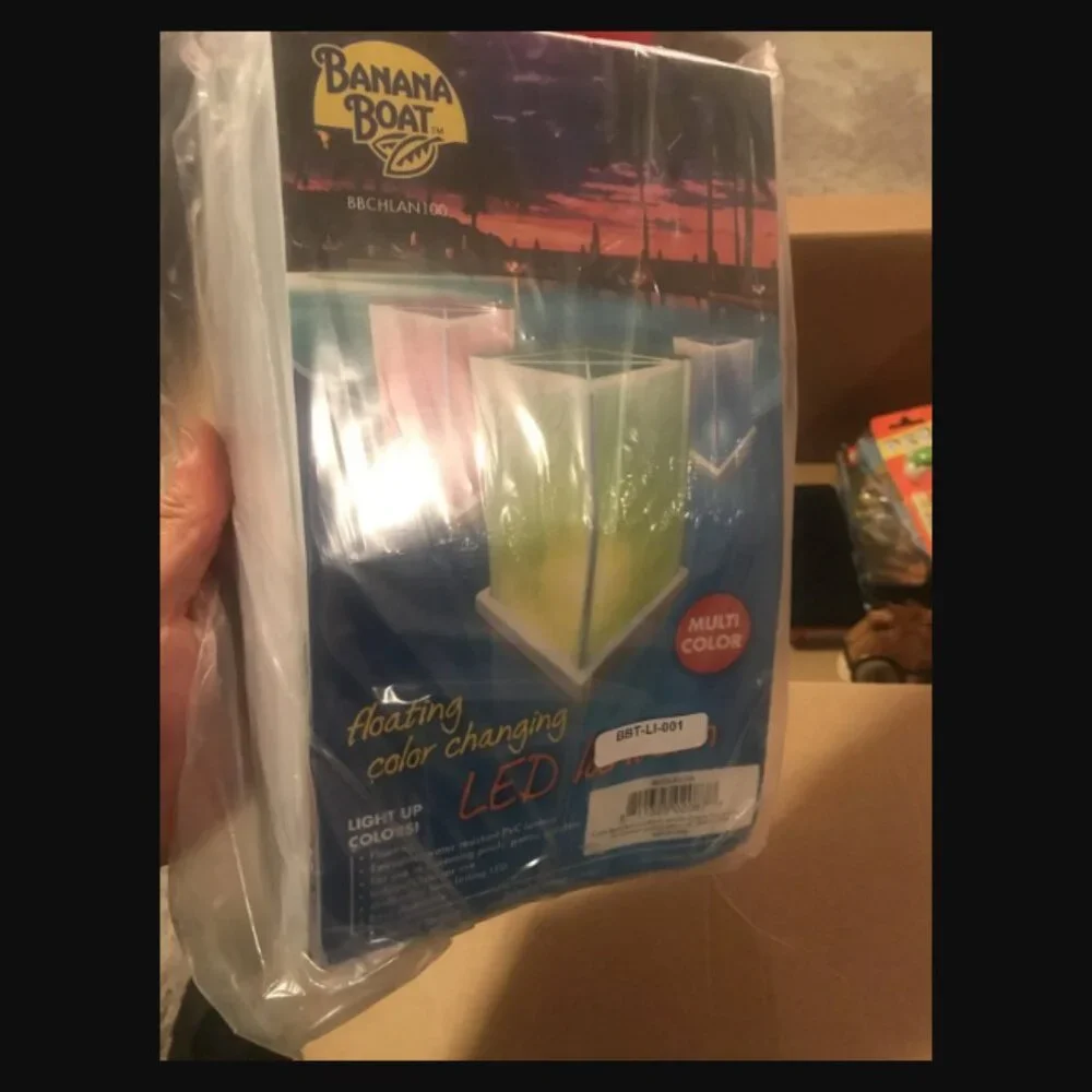 ❣️2/$36 NIP Banana Boat Floating Color Changing LED Lantern Set of 4 Packs